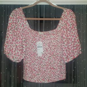 Smocked Floral Print Puff Sleeve Crop Top